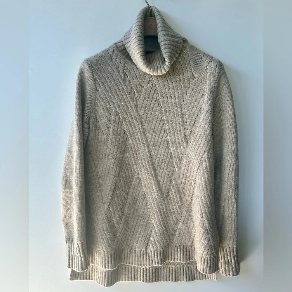 Vince Textured Knit Merino, Alpaca, Camel Greige Turtleneck Sweater, size S